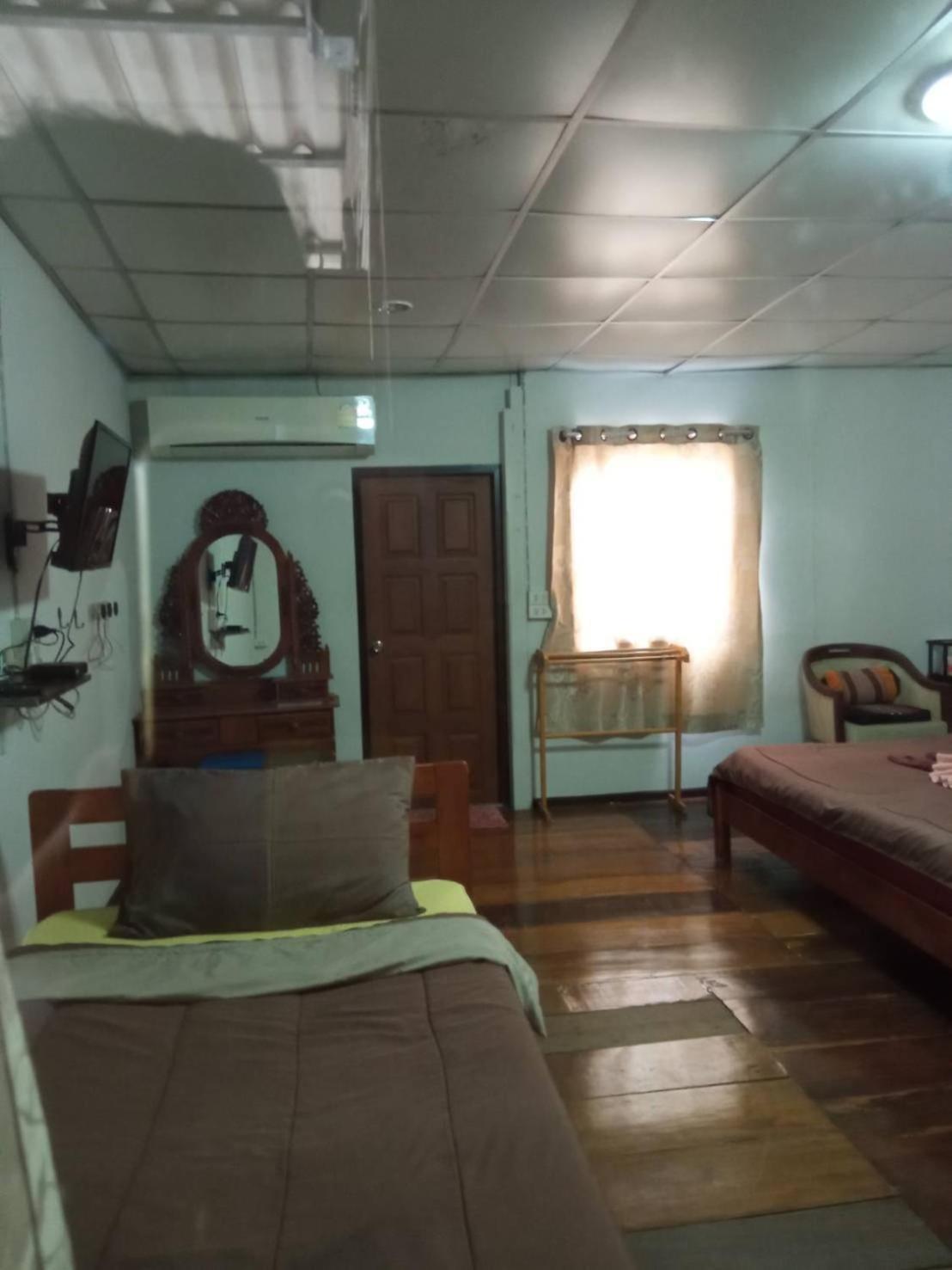 Baan Ing Suan Hotel Amphawa Room photo