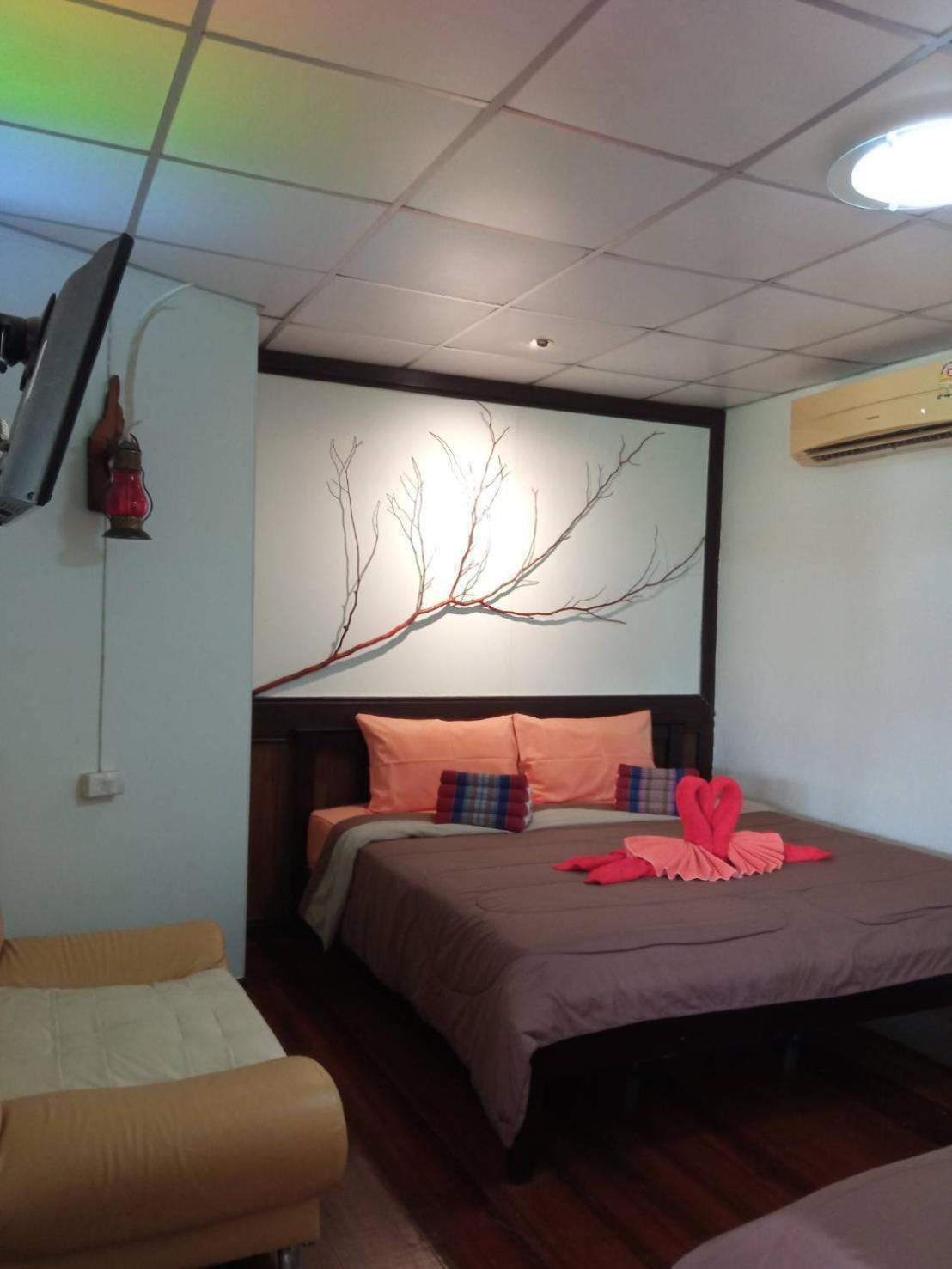 Baan Ing Suan Hotel Amphawa Room photo